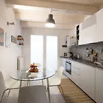 Happy House * 维亚雷焦