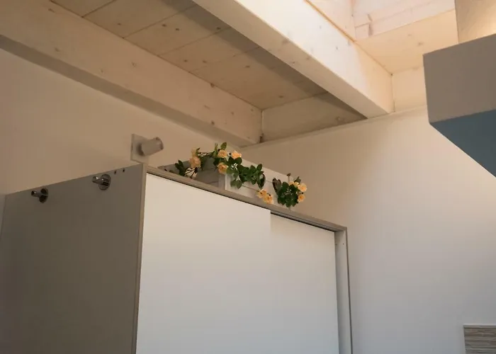 アパート Happy House ヴィアレッジョ