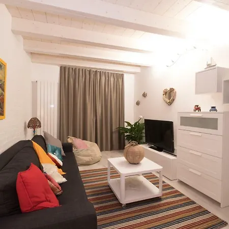 Happy House Апартаменты *