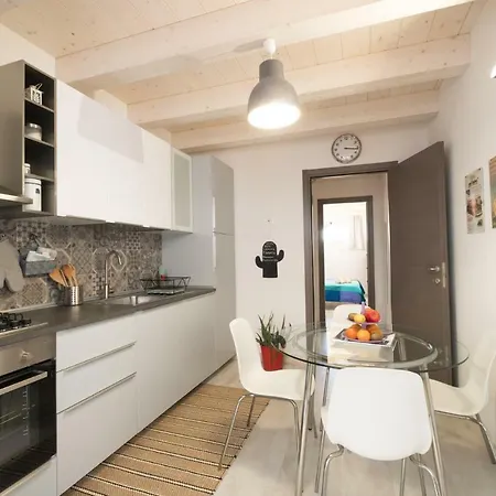 Happy House Daire Viareggio