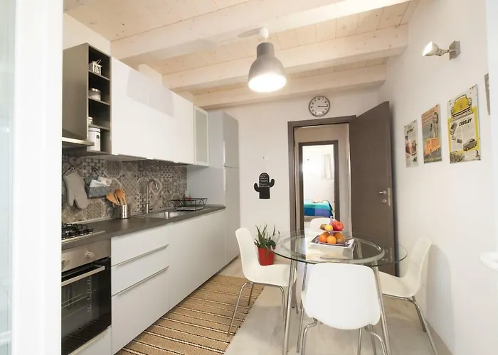 Happy House Daire Viareggio